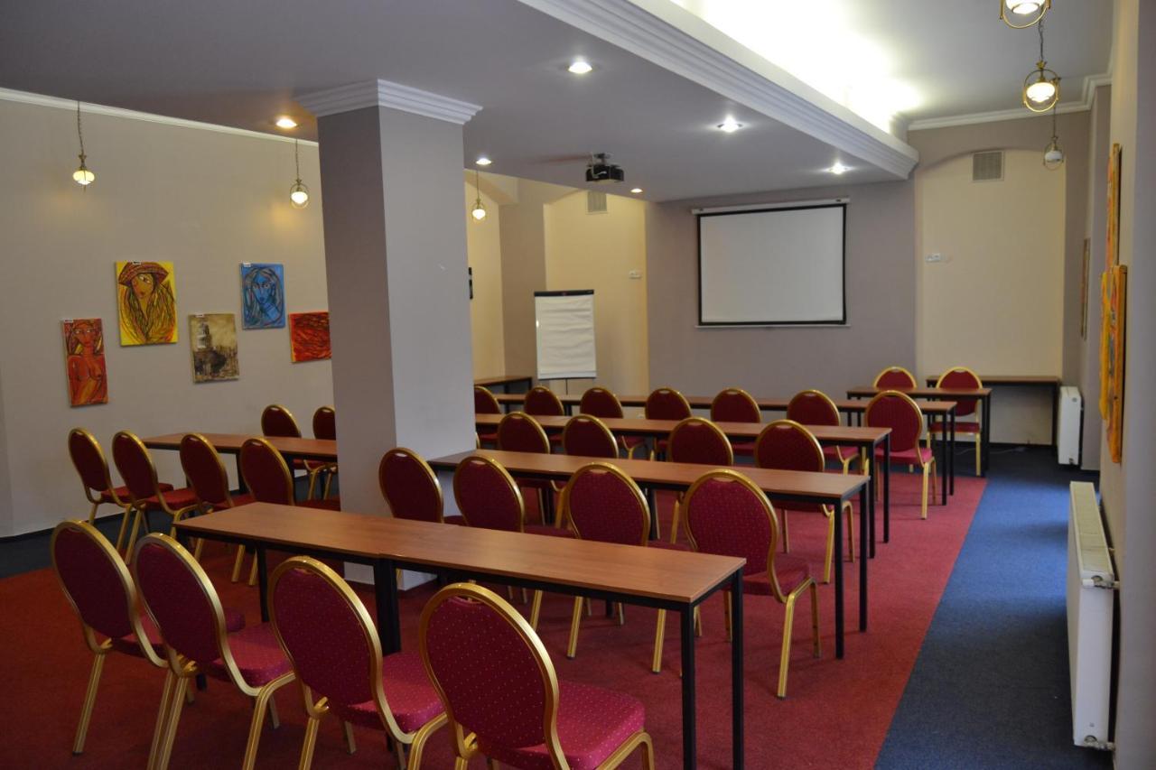 Hotel Cerny Orel Zatec Exterior photo
